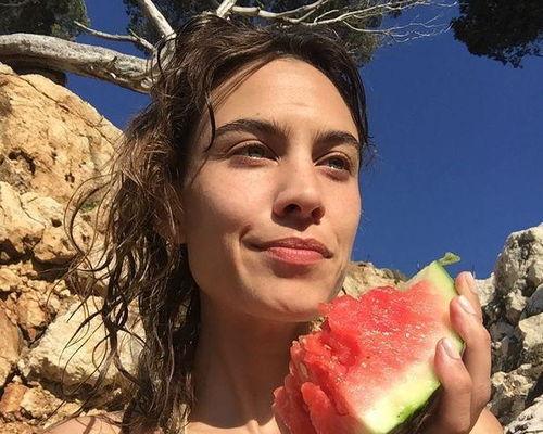 娱乐圈100种吃瓜,揭秘100种明星吃瓜大揭秘