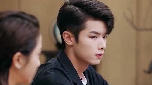 娱乐吃瓜男老板,吃瓜老板的幕后故事